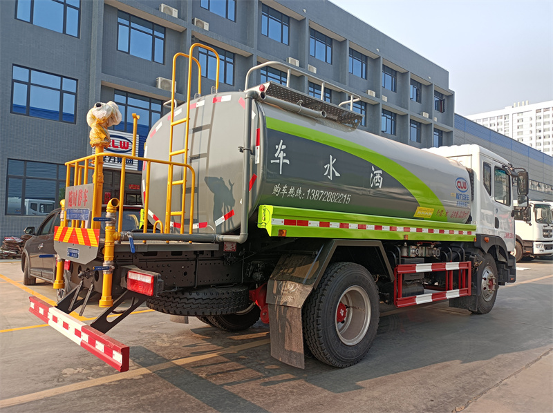 东风D9新款10-12吨洒水车--国六系列