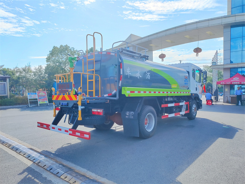 国六14方东风D9洒水车