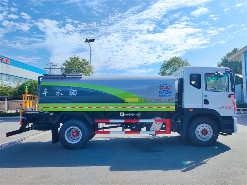 国六14方东风D9洒水车