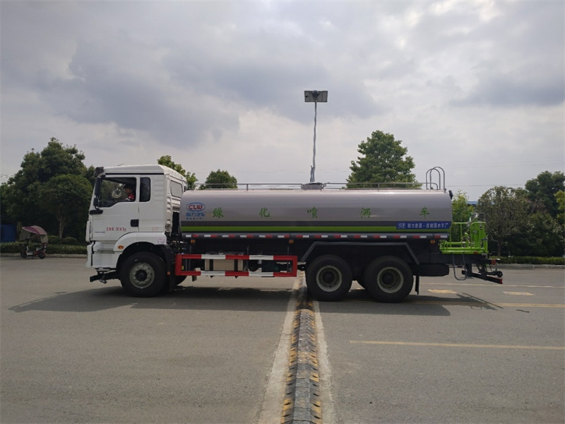 国六陕汽德龙M300后八轮 20吨 洒水车
