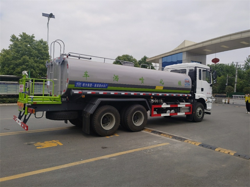 国六陕汽德龙M300后八轮 20吨 洒水车