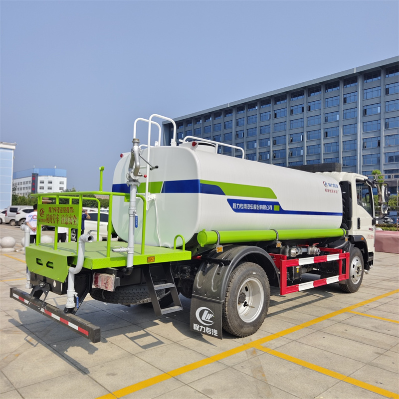 国六重汽豪沃10方洒水车