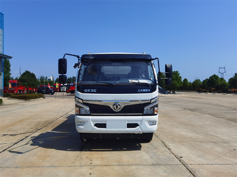 国六大福瑞卡 9.2吨 洒水车