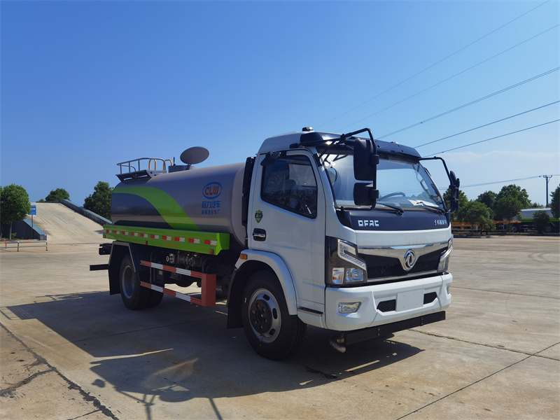 国六大福瑞卡 9.2吨 洒水车