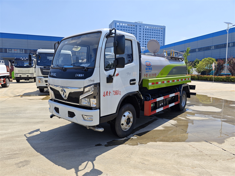 国六东风小福瑞卡 5吨 洒水车