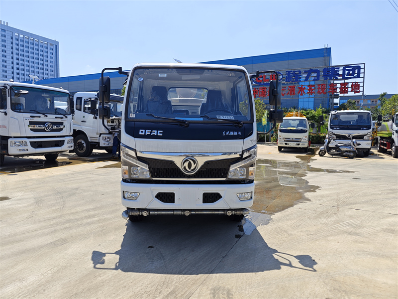 国六东风小福瑞卡 5吨 洒水车