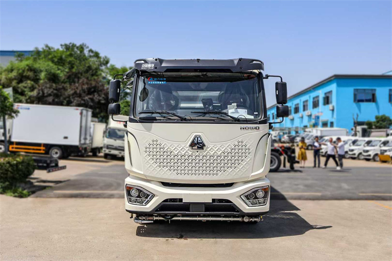 湖北程力重汽潍柴240马力mate洗扫车（16方）