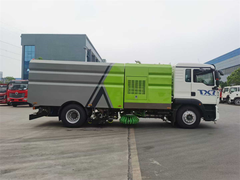 湖北程力重汽豪沃TX洗扫车（16方）