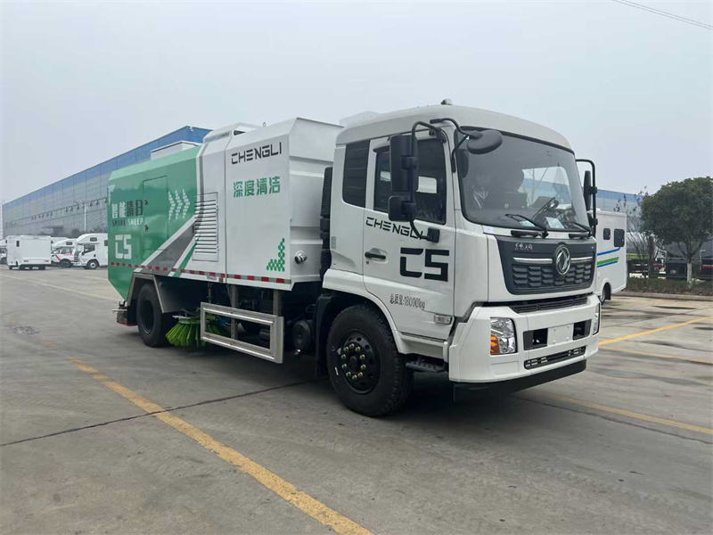 天锦干湿两用道路污染清除车（深度保洁车）